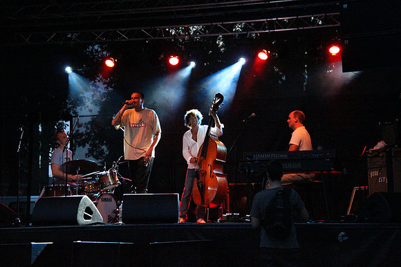 2010, Bl3nder