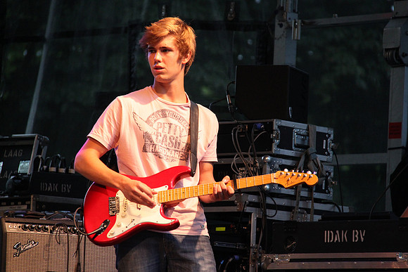 2010, Band P.Y.T - The Pretty Young Things