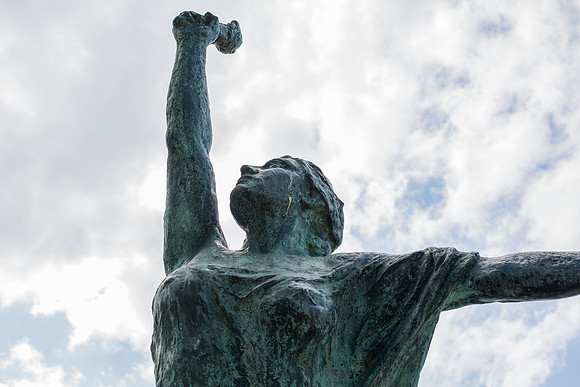 "LEOPOLD II" RUITERSTANDBEELD te OOSTENDE